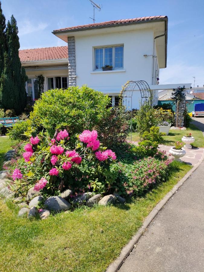 Chambre D'Hotes Les Hortensias Gelos Exterior photo